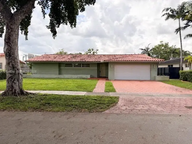 3 bedroom 2 bath Residential for sale at 7140 Bamboo St, Miami Lakes FL 33014