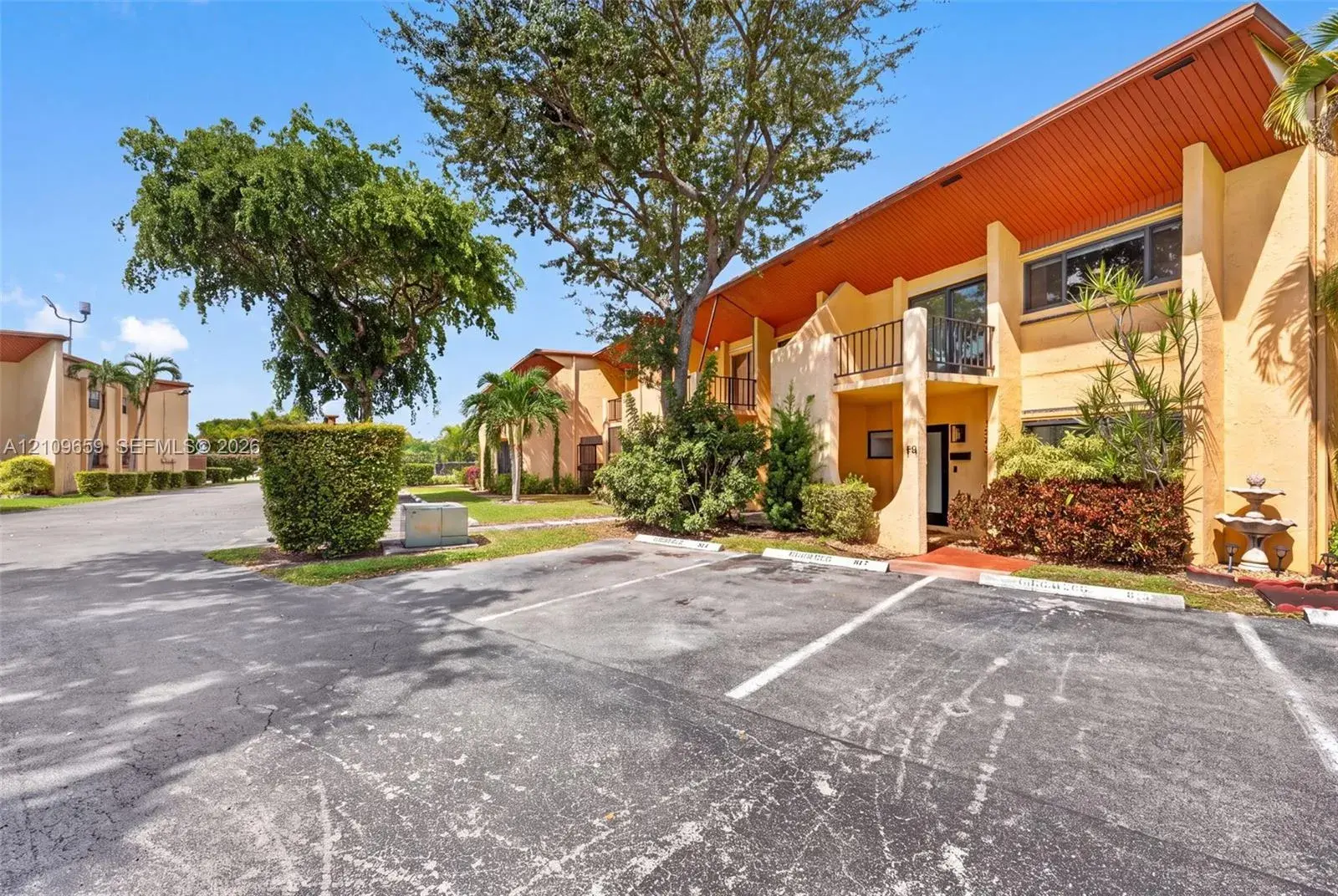 3 bedroom 2 bath Residential for sale at 13781 SW 84th St # F, Miami FL 33183