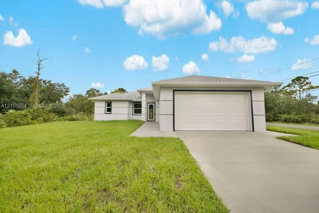 3 bedroom 3 bath Residential for sale at 607 W 6th st, Cape Coral FL 33972