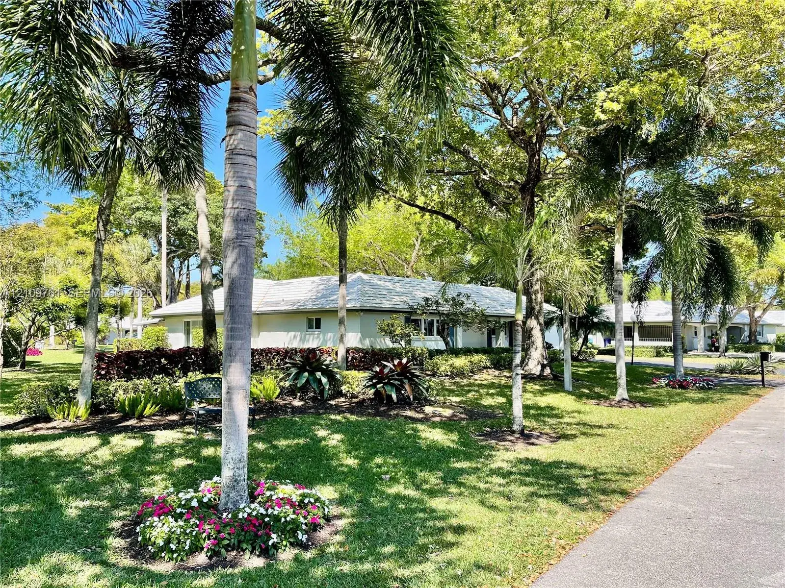 3 bedroom 3 bath Residential for sale at 807 E Cypress Ln # 49, Pompano Beach FL 33069