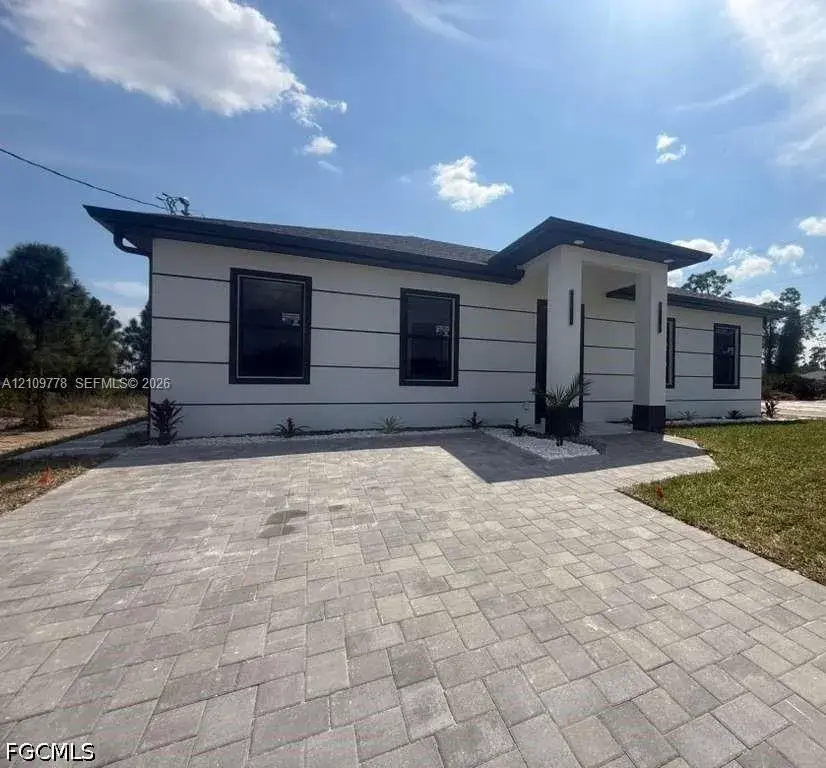 3 bedroom 3 bath Residential for sale at 717 Devon St, Lehigh Acres FL 33974