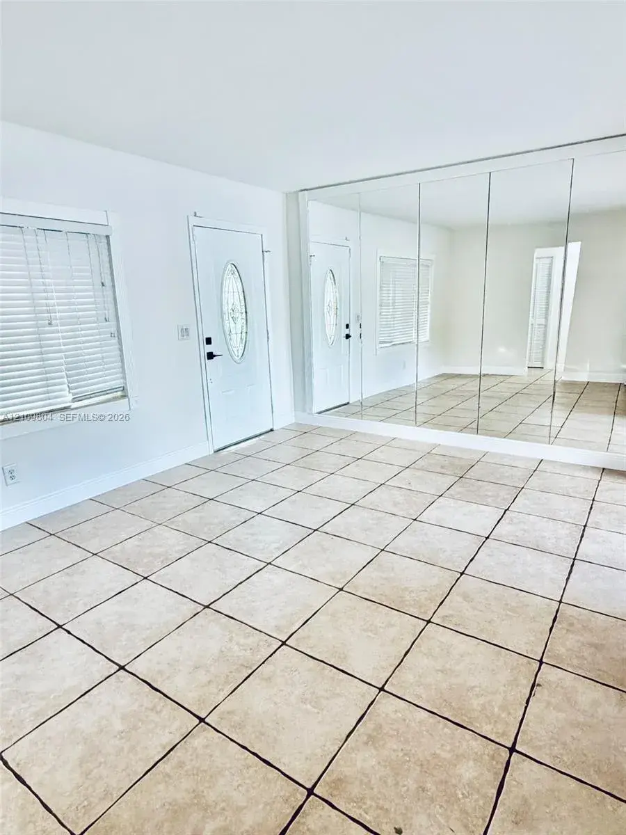 375 NW 153rd St, Miami FL 33169
