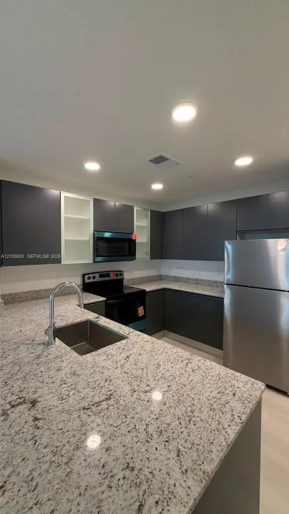 1 bedroom 1 bath Residential for sale at 5563 Millenia Park Blvd # 519, Orlando FL 32839