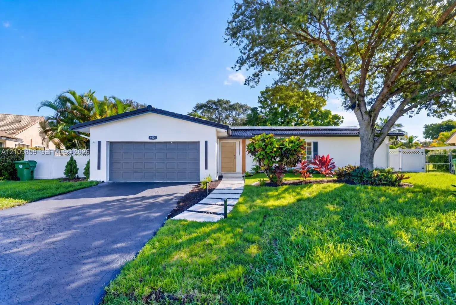 4 bedroom 3 bath Residential for sale at 4401 NW 102nd Ter, Coral Springs FL 33065