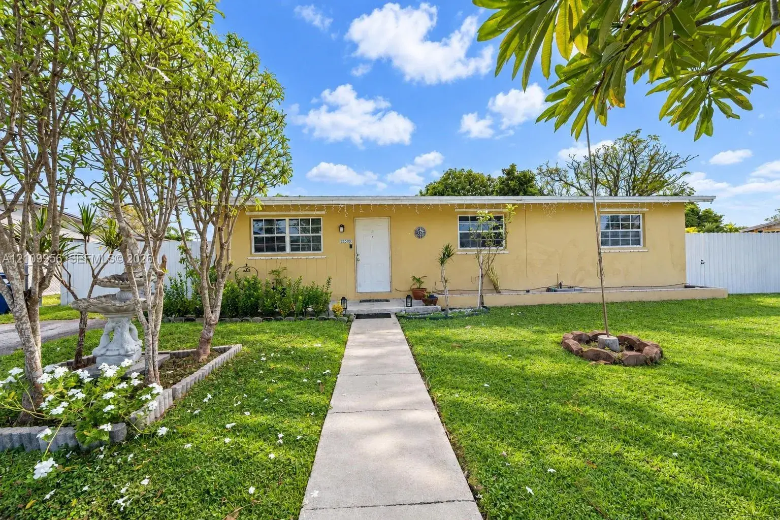 3 bedroom 1 bath Residential for sale at 19503 SW 114th Pl, Miami FL 33157