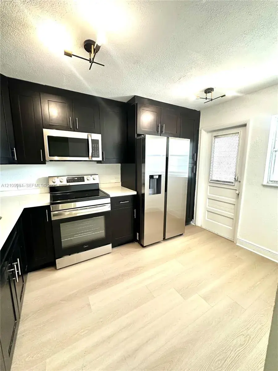 445 NE 195th St # 326, Miami FL 33179