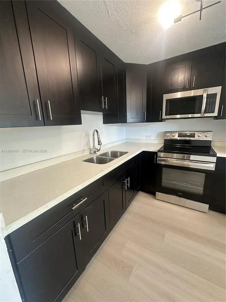 445 NE 195th St # 326, Miami FL 33179