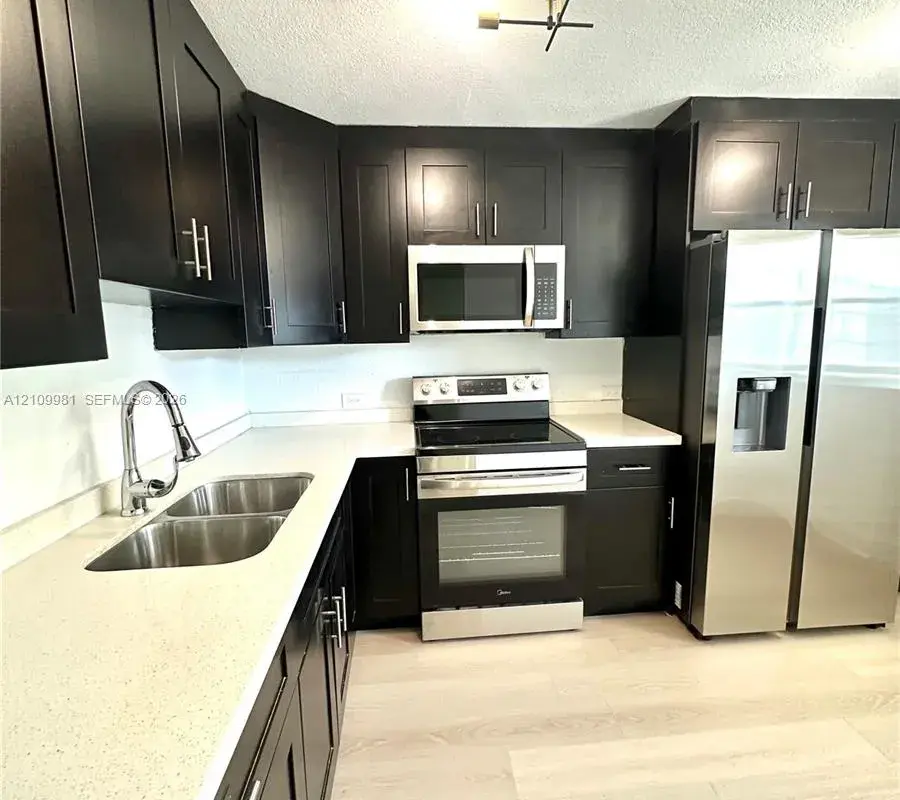 445 NE 195th St # 326, Miami FL 33179
