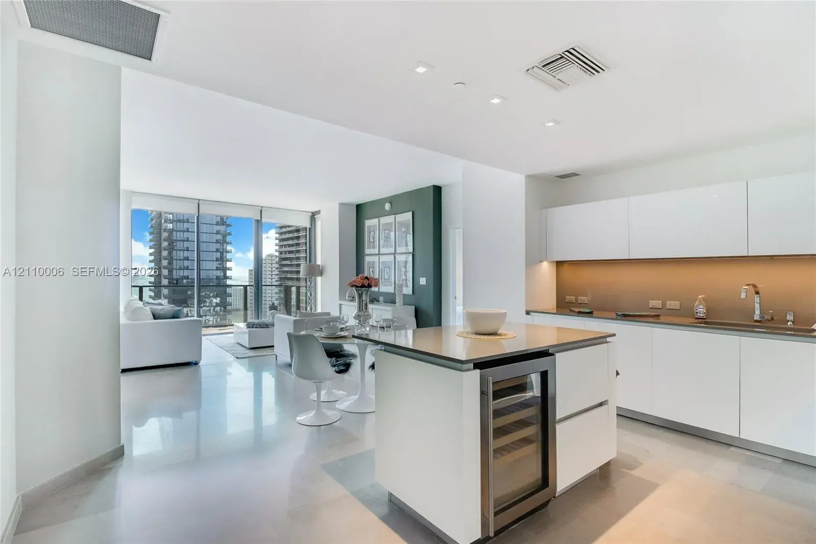 2 bedroom 2 bath Residential for sale at 88 SW 7th St # 2505, Miami FL 33130