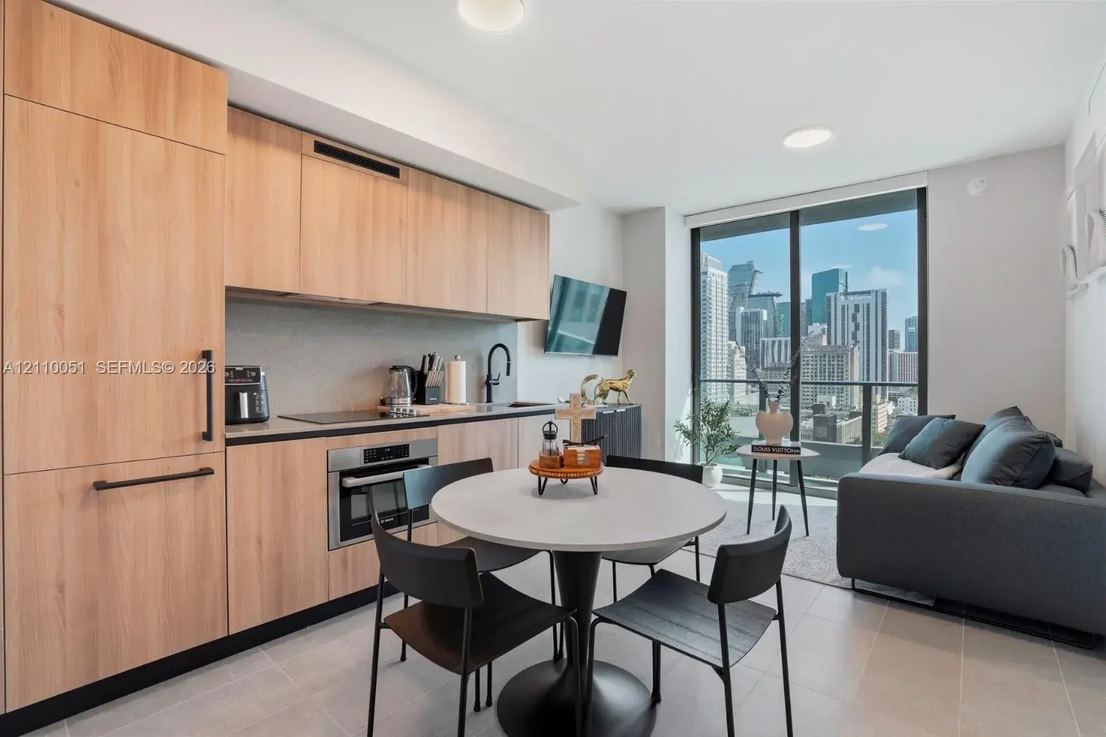 1 bedroom 2 bath Residential for sale at 121 NE 5th St # 1703, Miami FL 33132