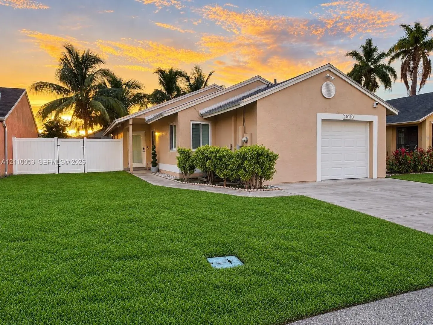 2 bedroom 2 bath Residential for sale at 1030 SW 111th Ave, Pembroke Pines FL 33025