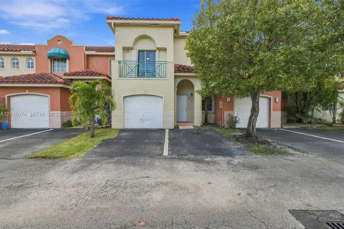 17370 NW 69th Ct # 304, Hialeah FL 33015
