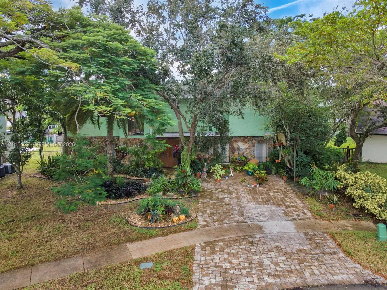 4 bedroom 3 bath Residential for sale at 10164 SW 52nd St, Cooper City FL 33328
