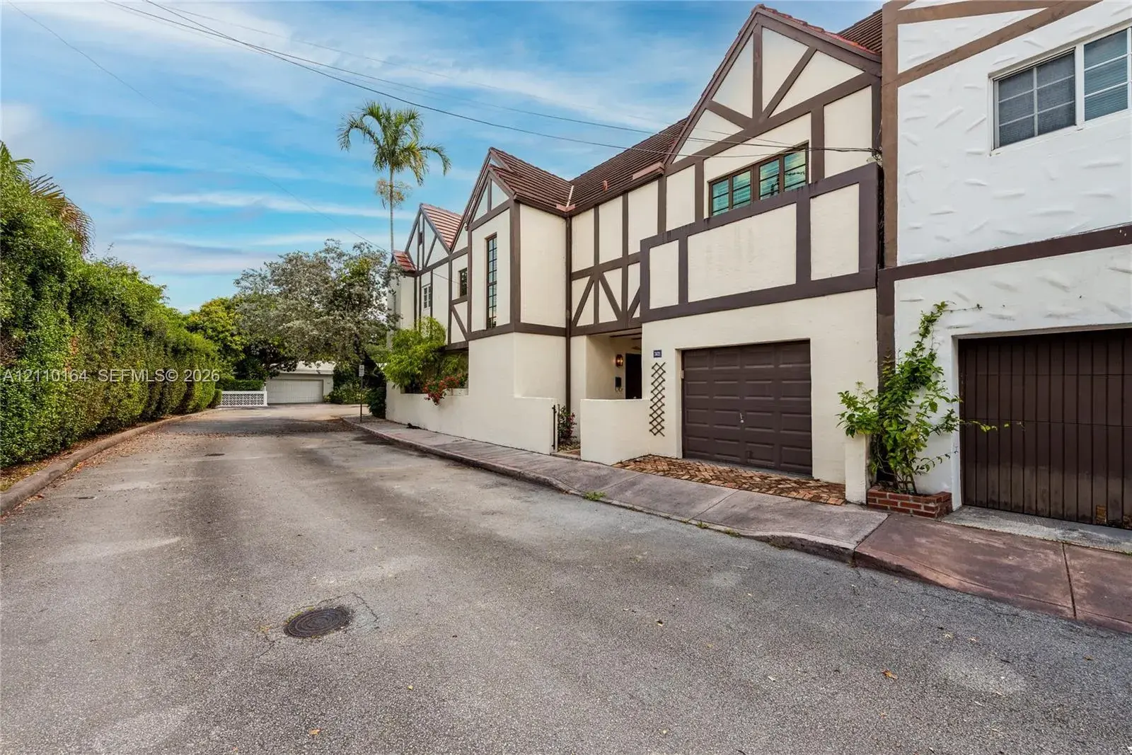 3 bedroom 2 bath Residential for sale at 3621 VISCAYA CT, Coral Gables FL 33134