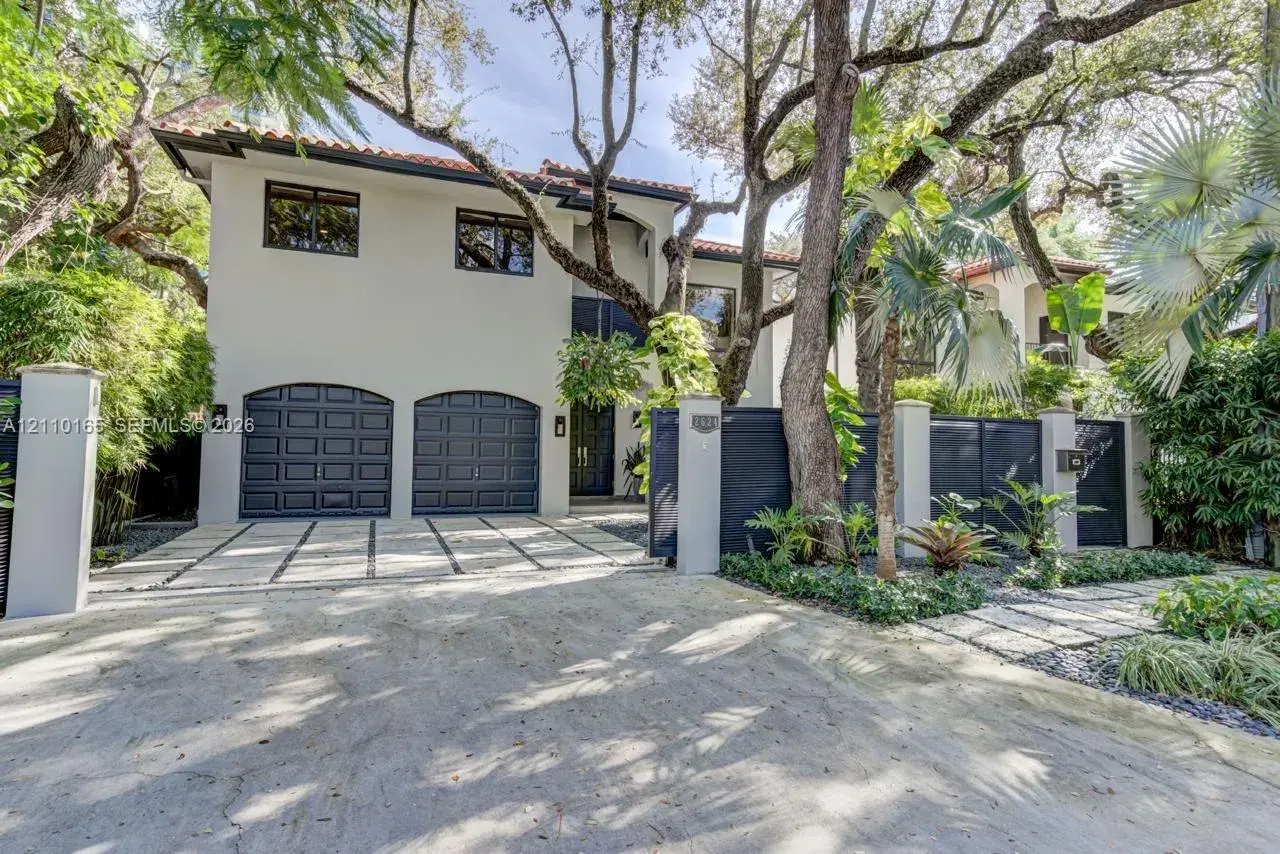 4 bedroom 3 bath Residential for sale at 2624 Lincoln Ave # 2624, Miami FL 33133