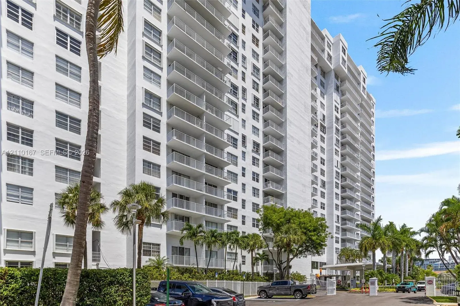 2 bedroom 2 bath Residential for sale at 2851 NE 183rd St # 309E, Aventura FL 33160