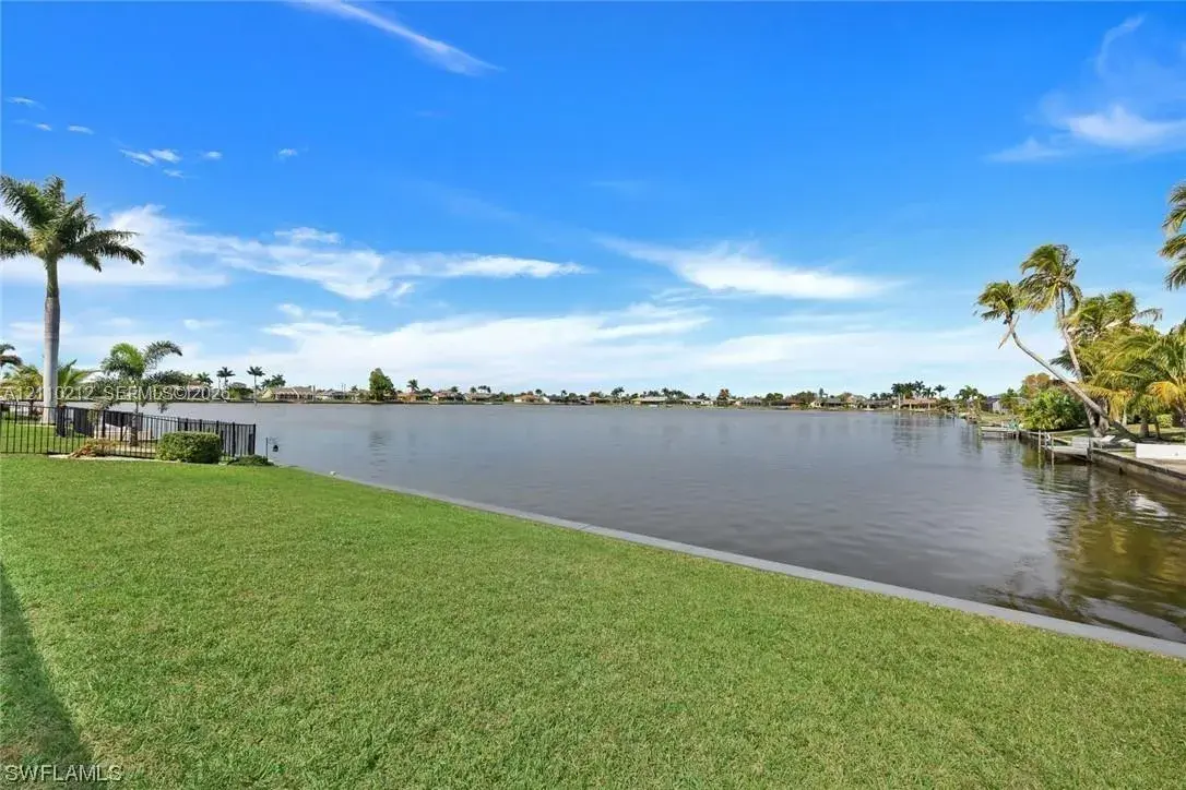 407 SW 37 ST, Cape Coral FL 33914