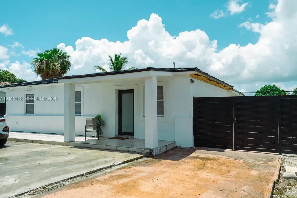 90 E 41st St, Hialeah FL 33013