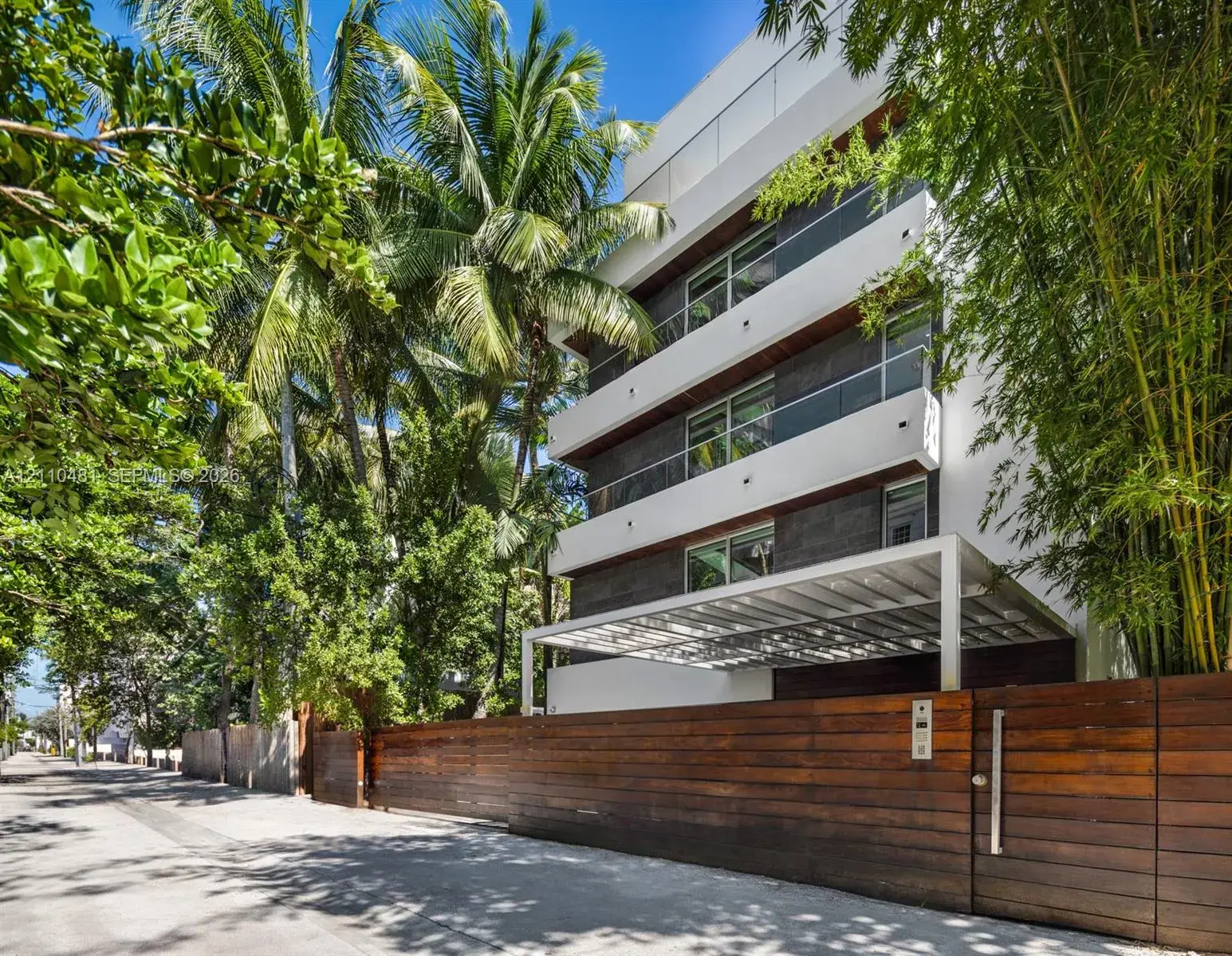 3 bedroom 3 bath Residential for sale at 234 Washington Ave # D, Miami Beach FL 33139