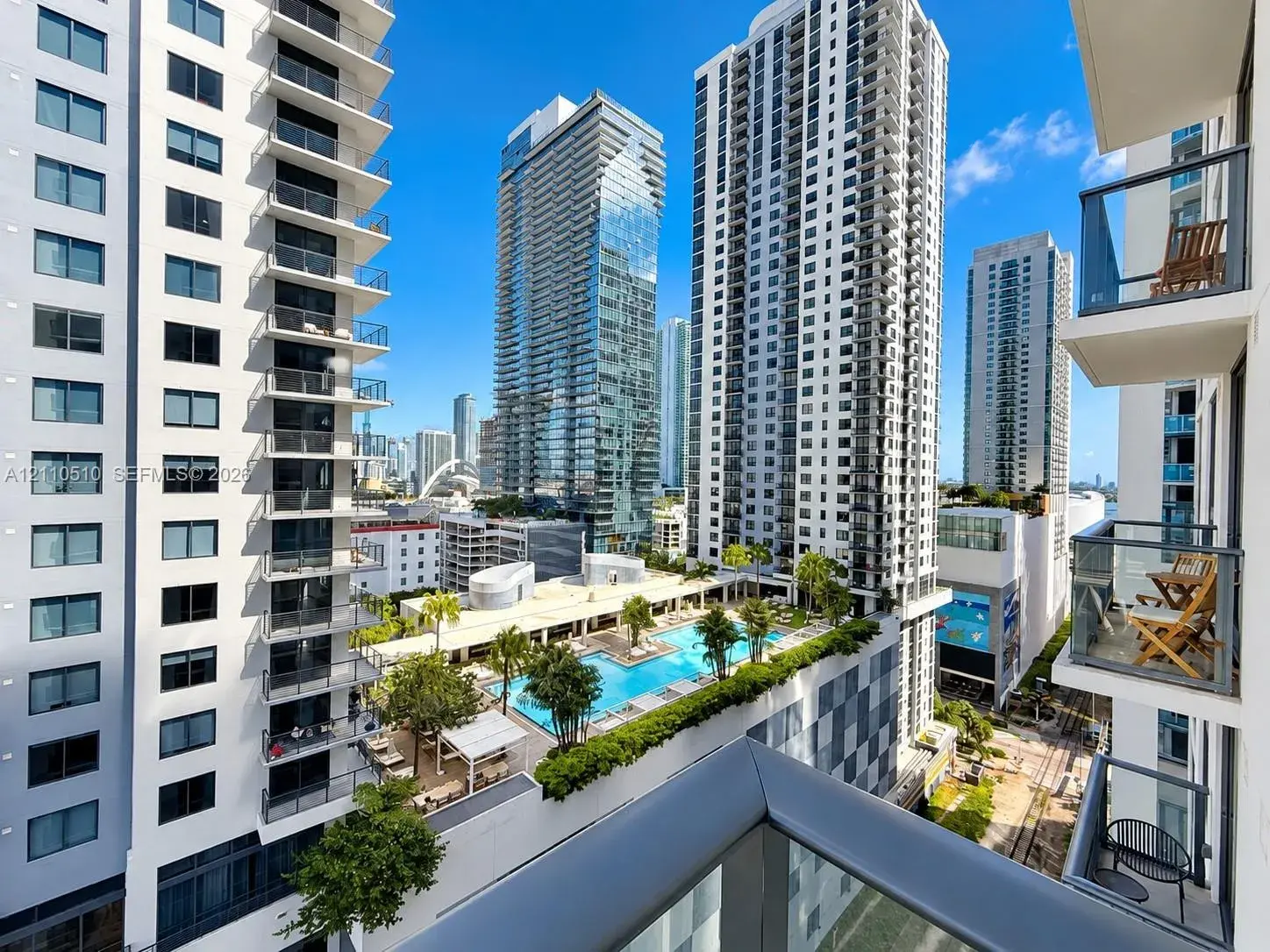 1 bedroom 1 bath Residential for sale at 11 NE 6th St # 1811, Miami FL 33132
