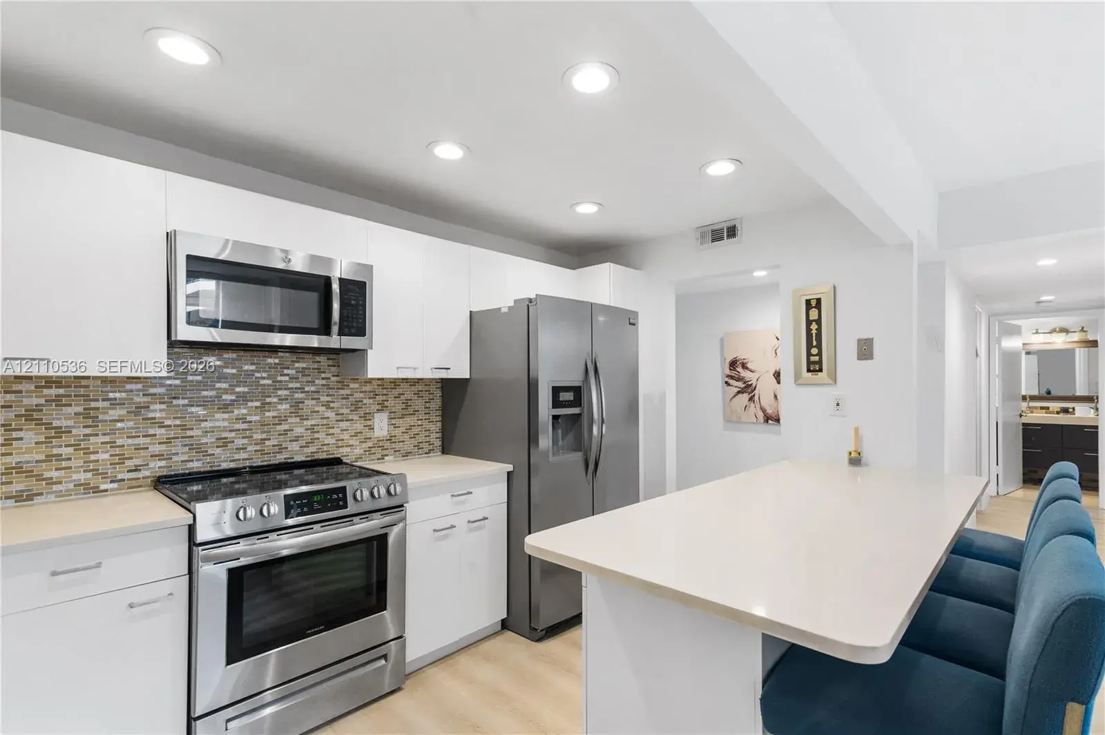 2 bedroom 2 bath Residential for sale at 3350 NE 192nd St # B, Aventura FL 33180