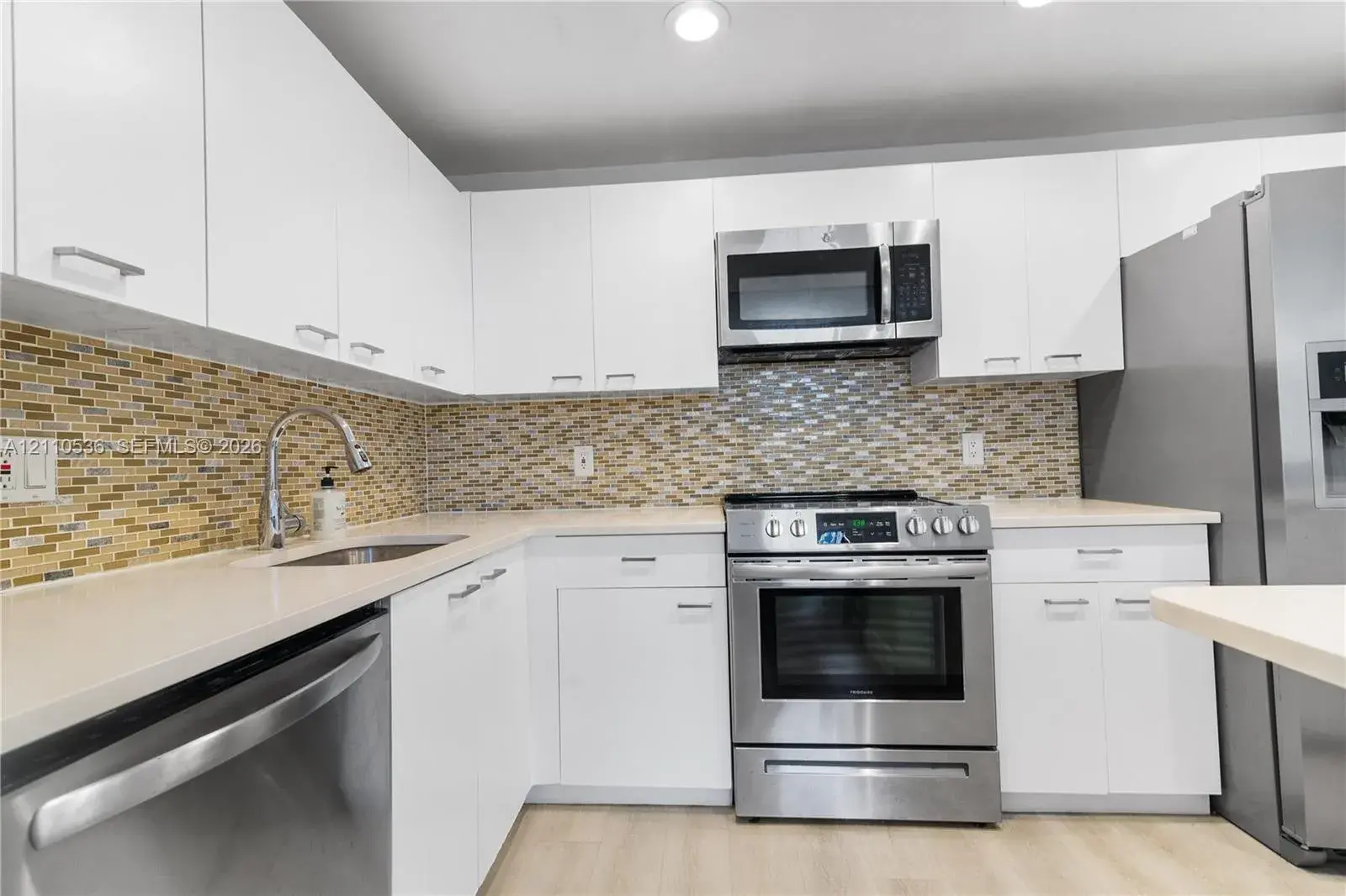 3350 NE 192nd St # B, Aventura FL 33180