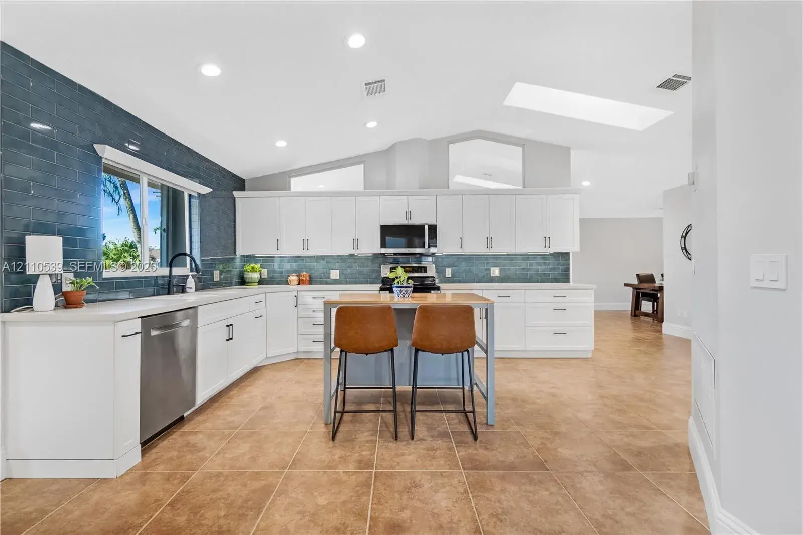 15263 SW 157th Ter, Miami FL 33187