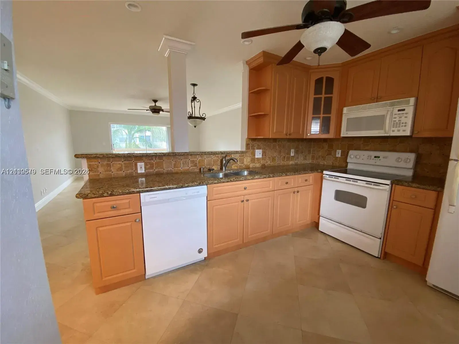 2 bedroom 2 bath Residential for sale at 232 NE 12th Ave # 301, Hallandale Beach FL 33009