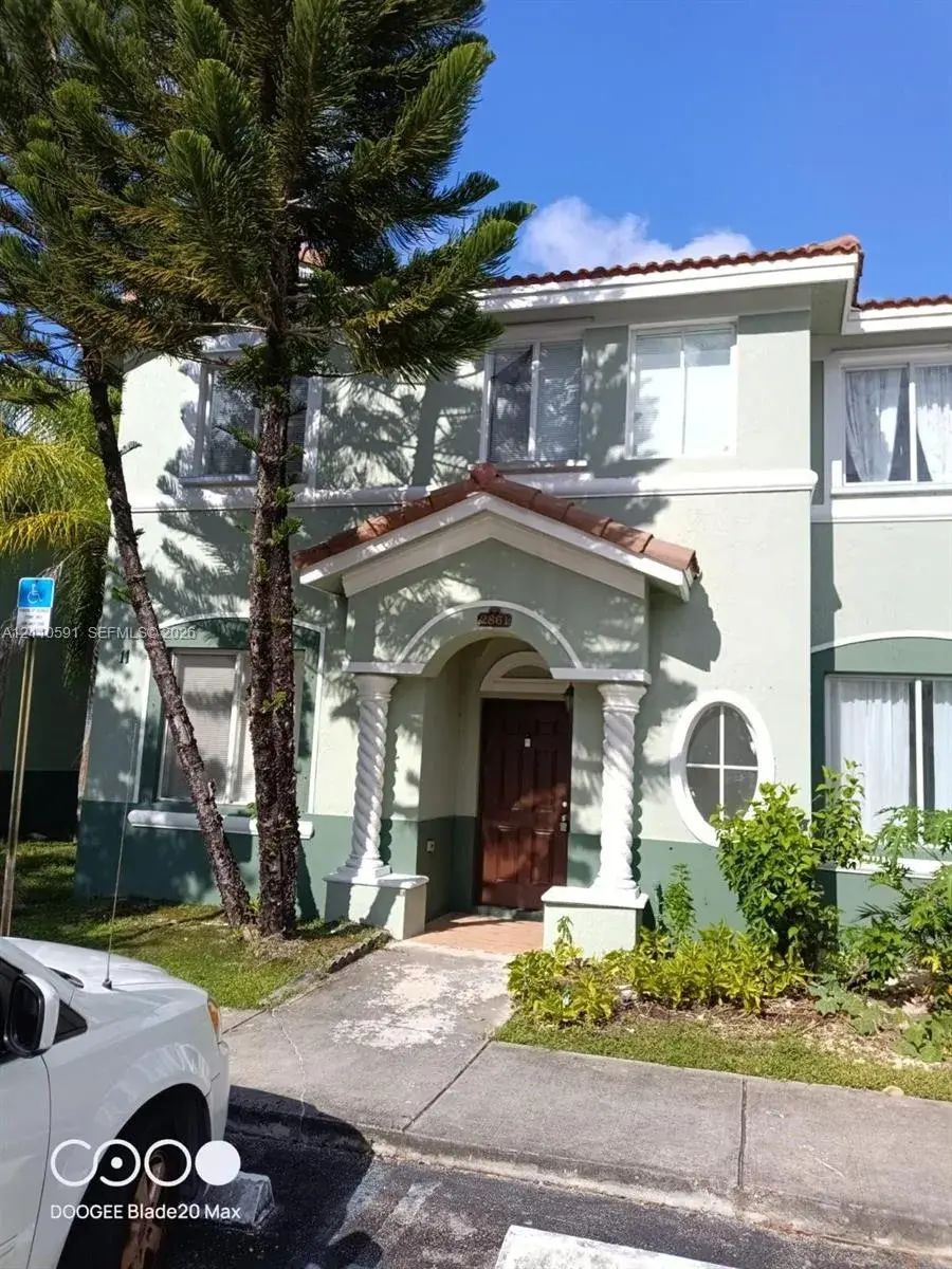 3 bedroom 3 bath Residential for sale at 2861 SE 15th Rd # 74, Homestead FL 33035
