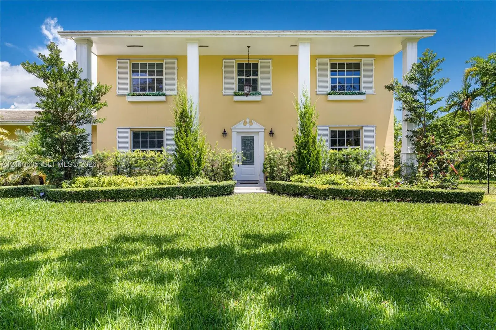 11401 SW 72nd Pl, Pinecrest FL 33156
