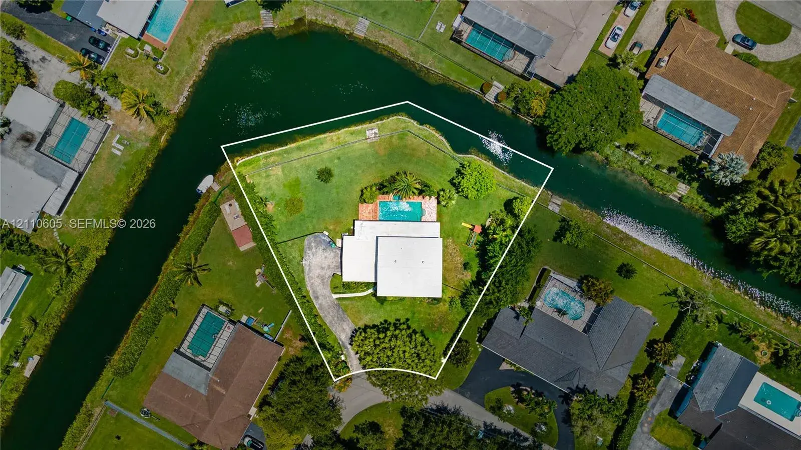 11401 SW 72nd Pl, Pinecrest FL 33156