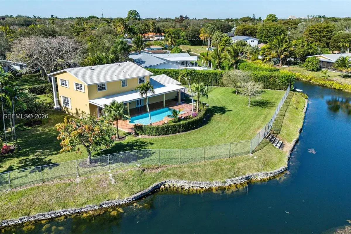 11401 SW 72nd Pl, Pinecrest FL 33156