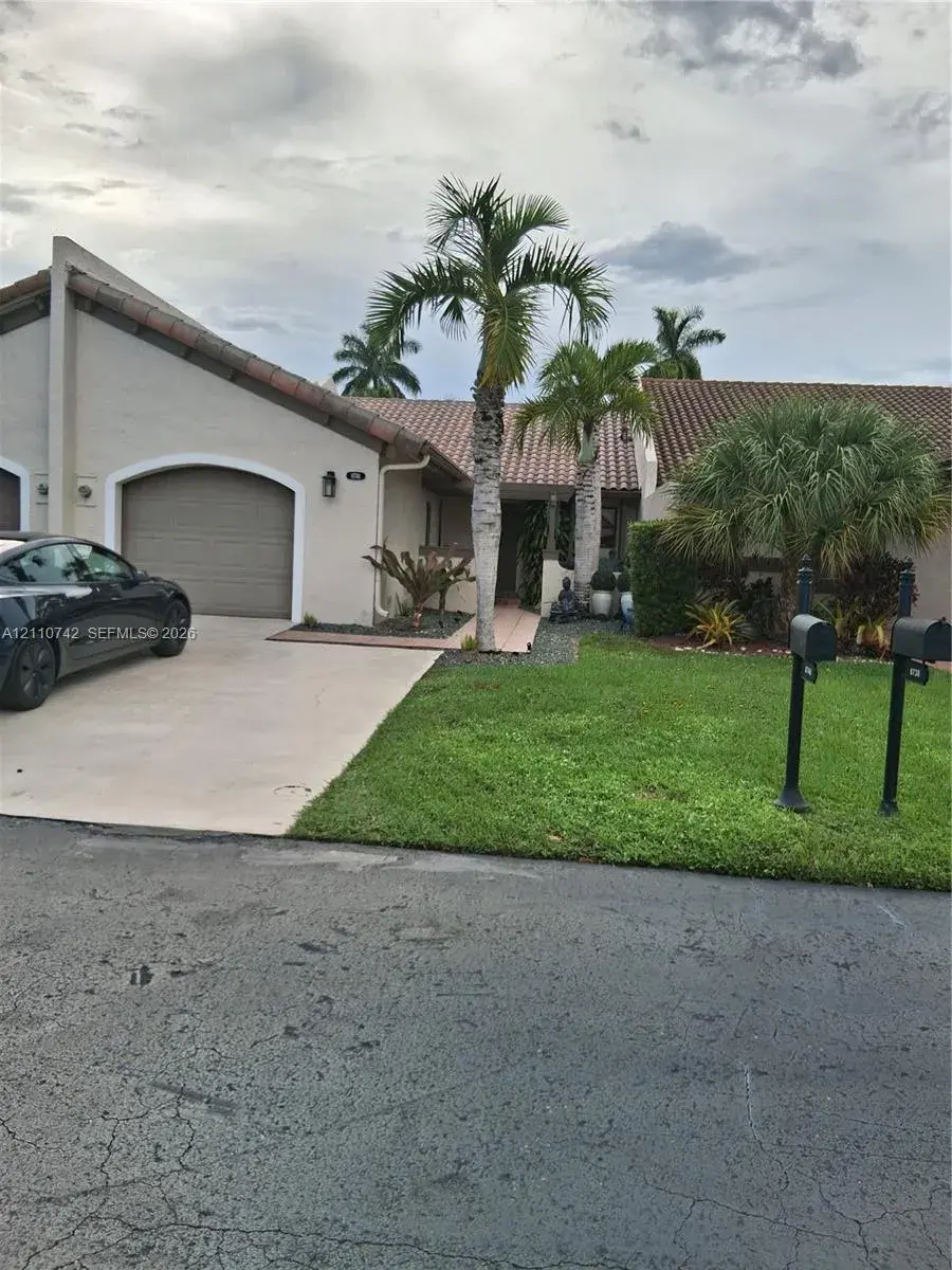 2 bedroom 2 bath Residential for sale at 8746 SW 114th Pl, Miami FL 33173