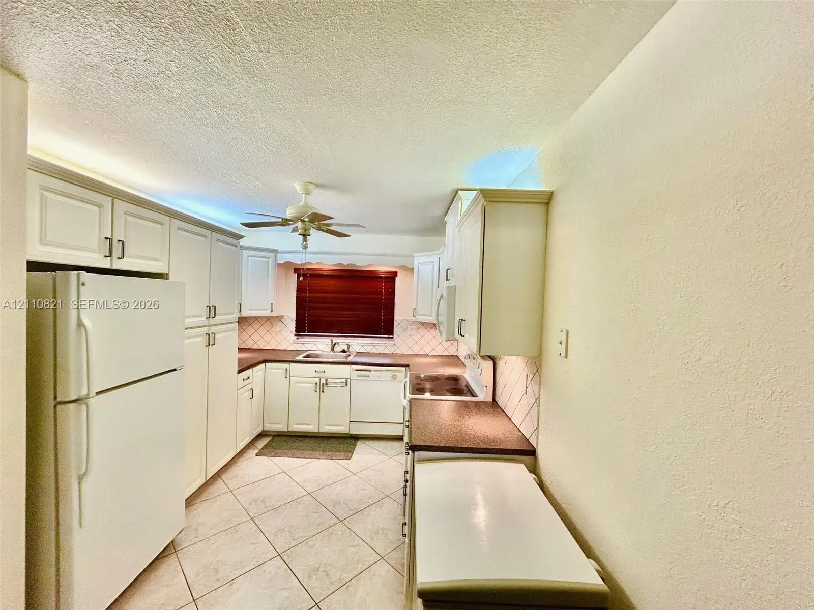 2 bedroom 2 bath Residential for sale at 9020 Sunrise Lakes Blvd # 303, Sunrise FL 33322