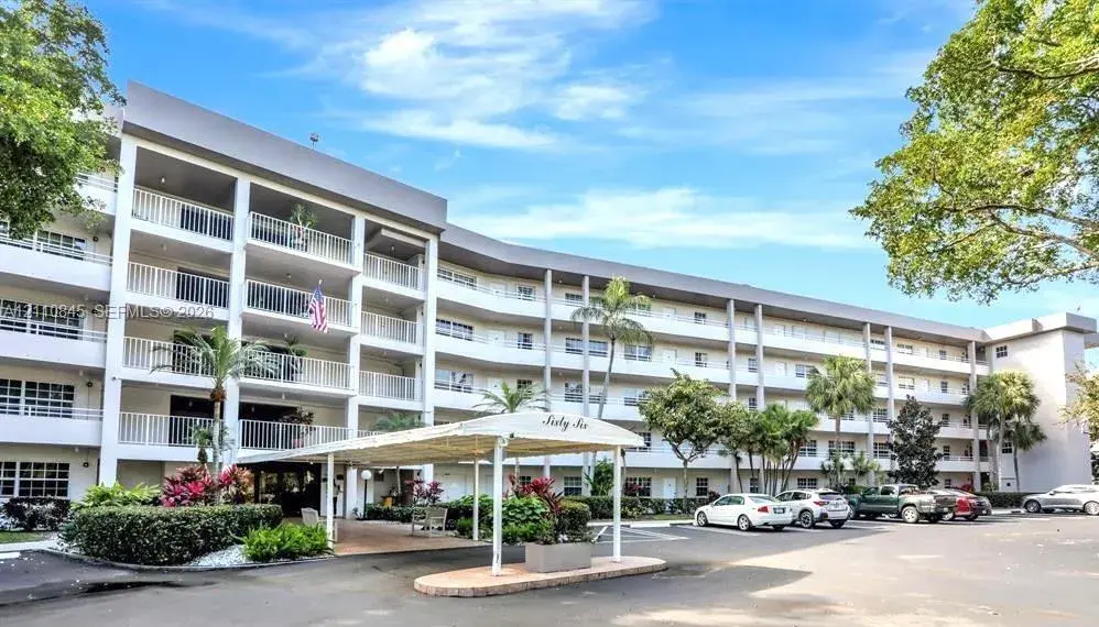 3 bedroom 2 bath Residential for sale at 565 Oaks Ln # 410, Pompano Beach FL 33069