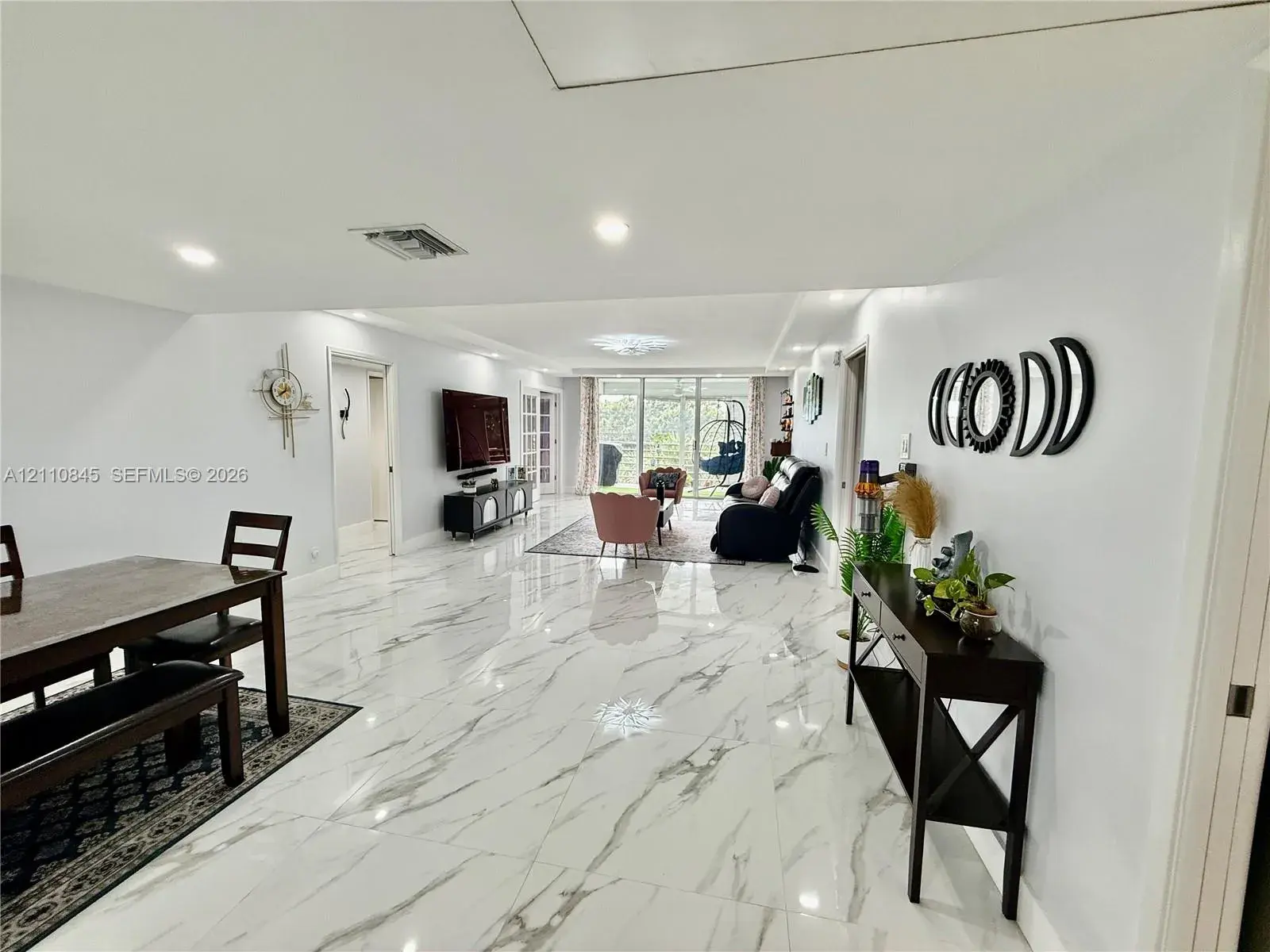 565 Oaks Ln # 410, Pompano Beach FL 33069