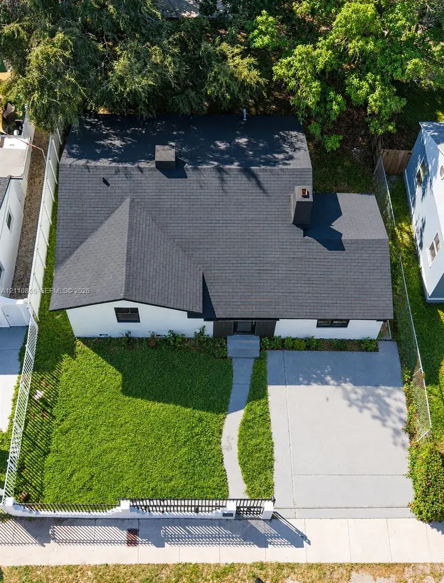 854 NW 76th St, Miami FL 33150