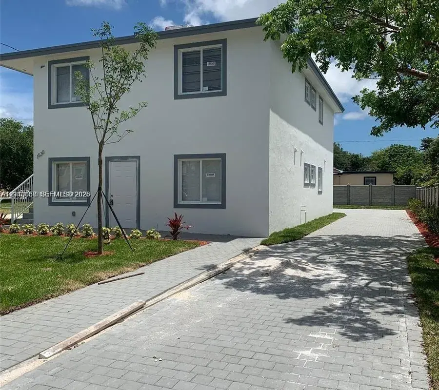 1530 NW 60th St, Miami FL 33142