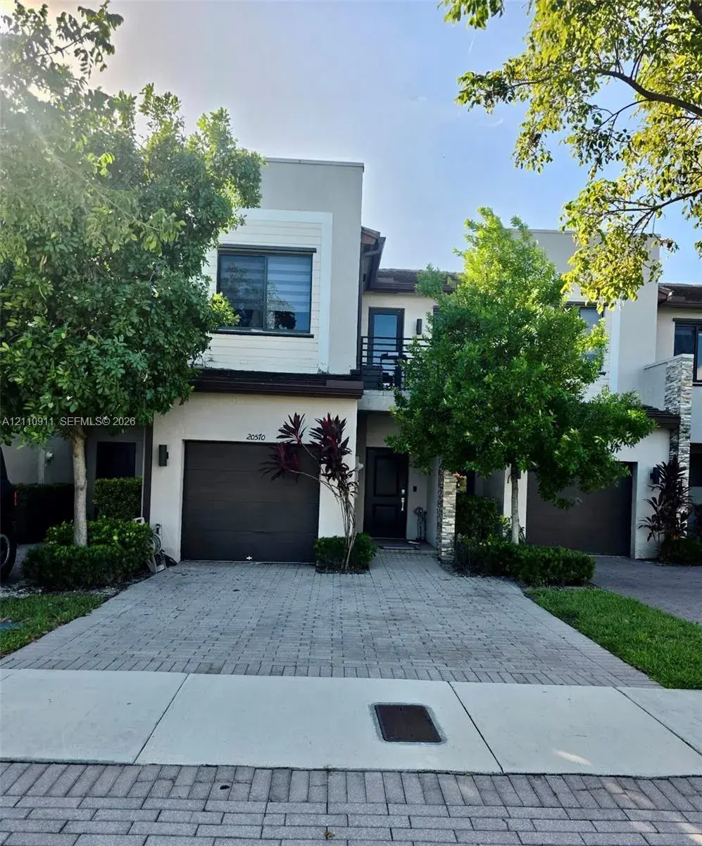 3 bedroom 2 bath Residential for sale at 20570 NE 2nd Ct, Miami FL 33179