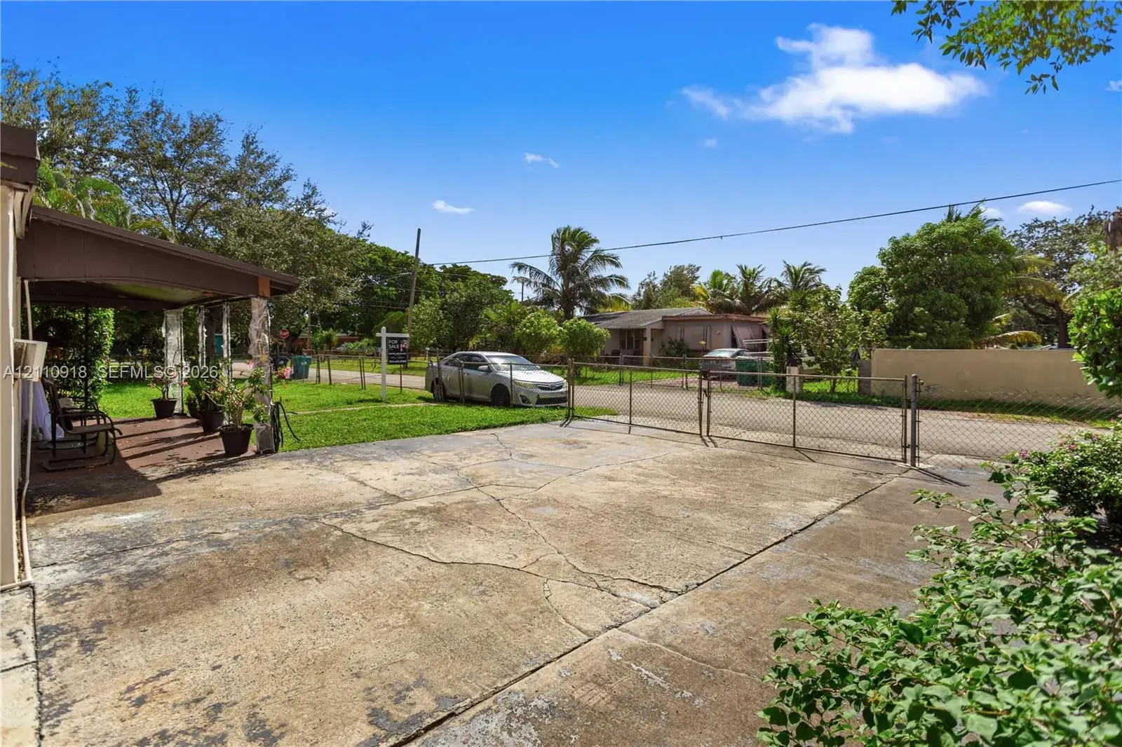 2007 NW 89th St, Miami FL 33147