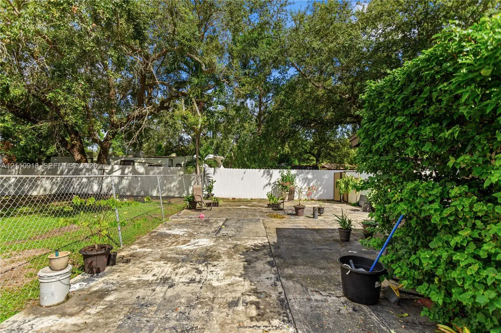 2007 NW 89th St, Miami FL 33147