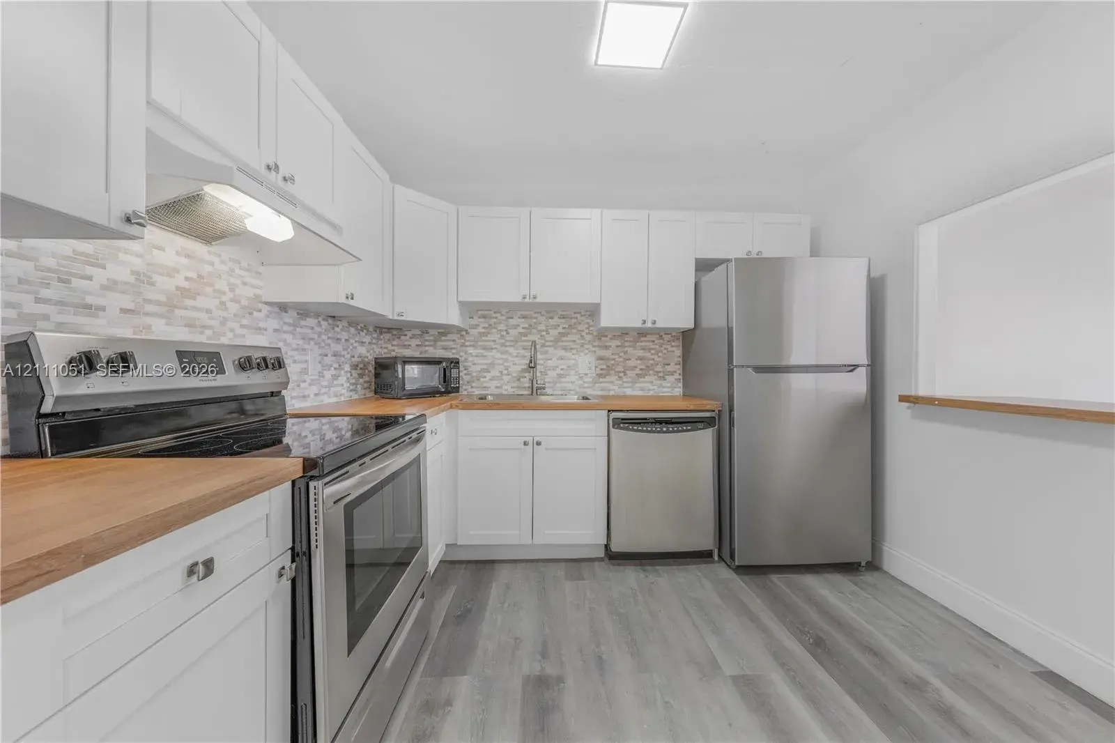 1 bedroom 1 bath Residential for sale at 1300 NE Miami Gardens Dr # 512E, Miami FL 33179