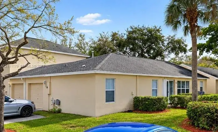 3 bedroom 2 bath Residential for sale at 10890 Palm Ridge Ln, Tamarac FL 33321