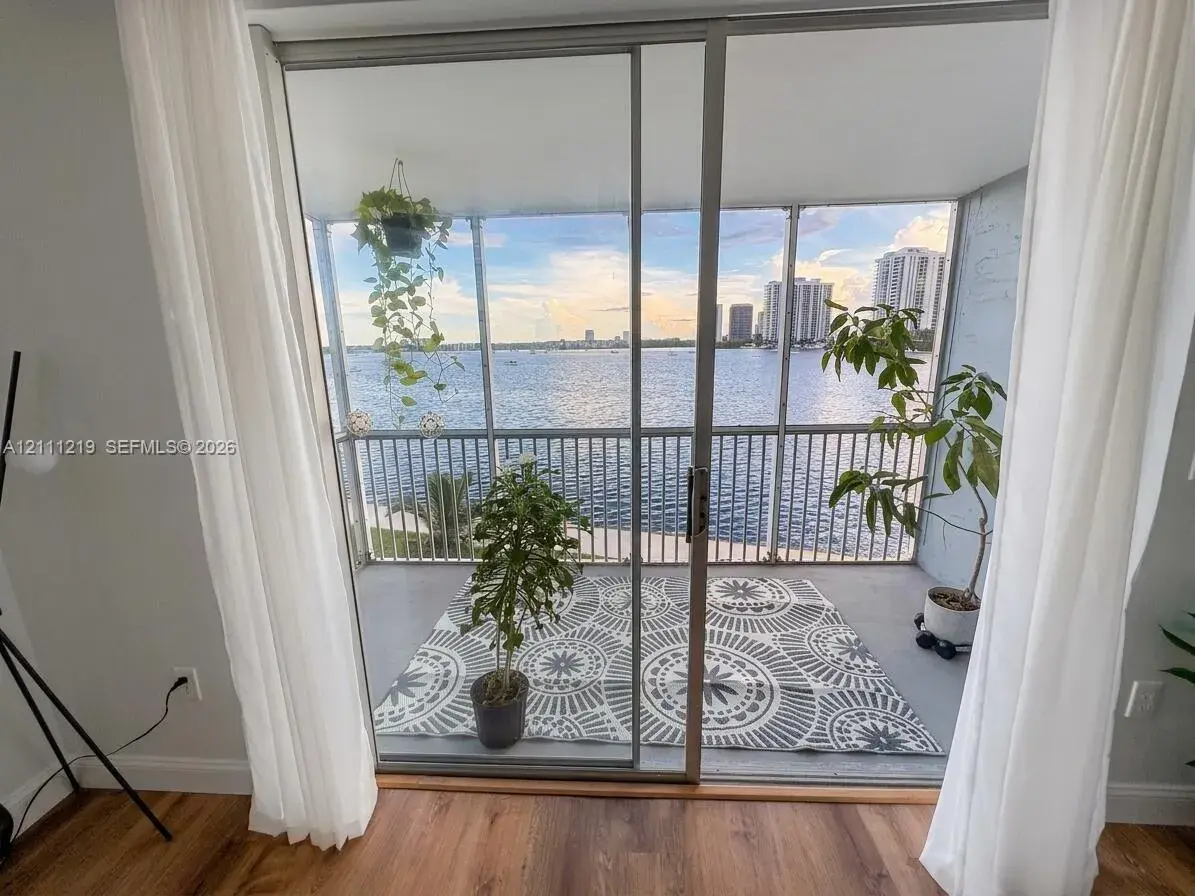 2920 Point East Dr # N311, Aventura FL 33160