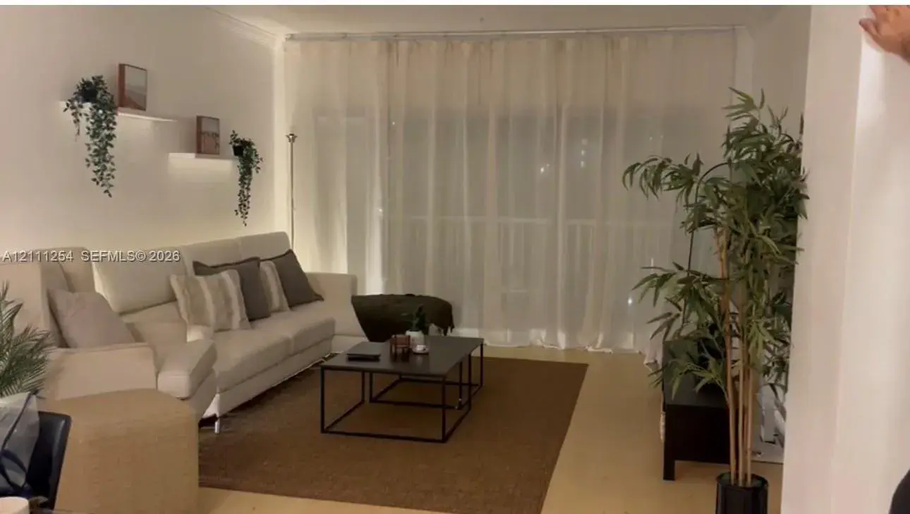 1 bedroom 1 bath Residential Lease for rent at 300 Bayview Dr # 409, Sunny Isles Beach FL 33160