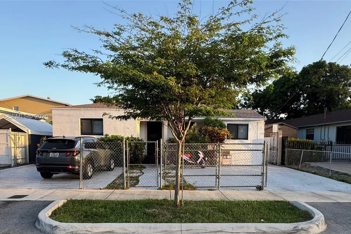 2918 SW 2nd St, Miami FL 33135
