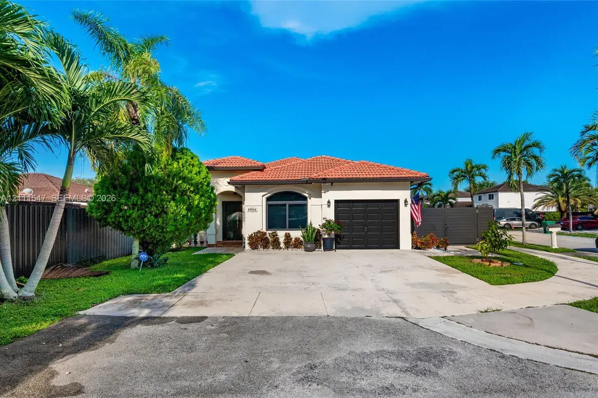 20016 NW 81st Path, Hialeah FL 33015