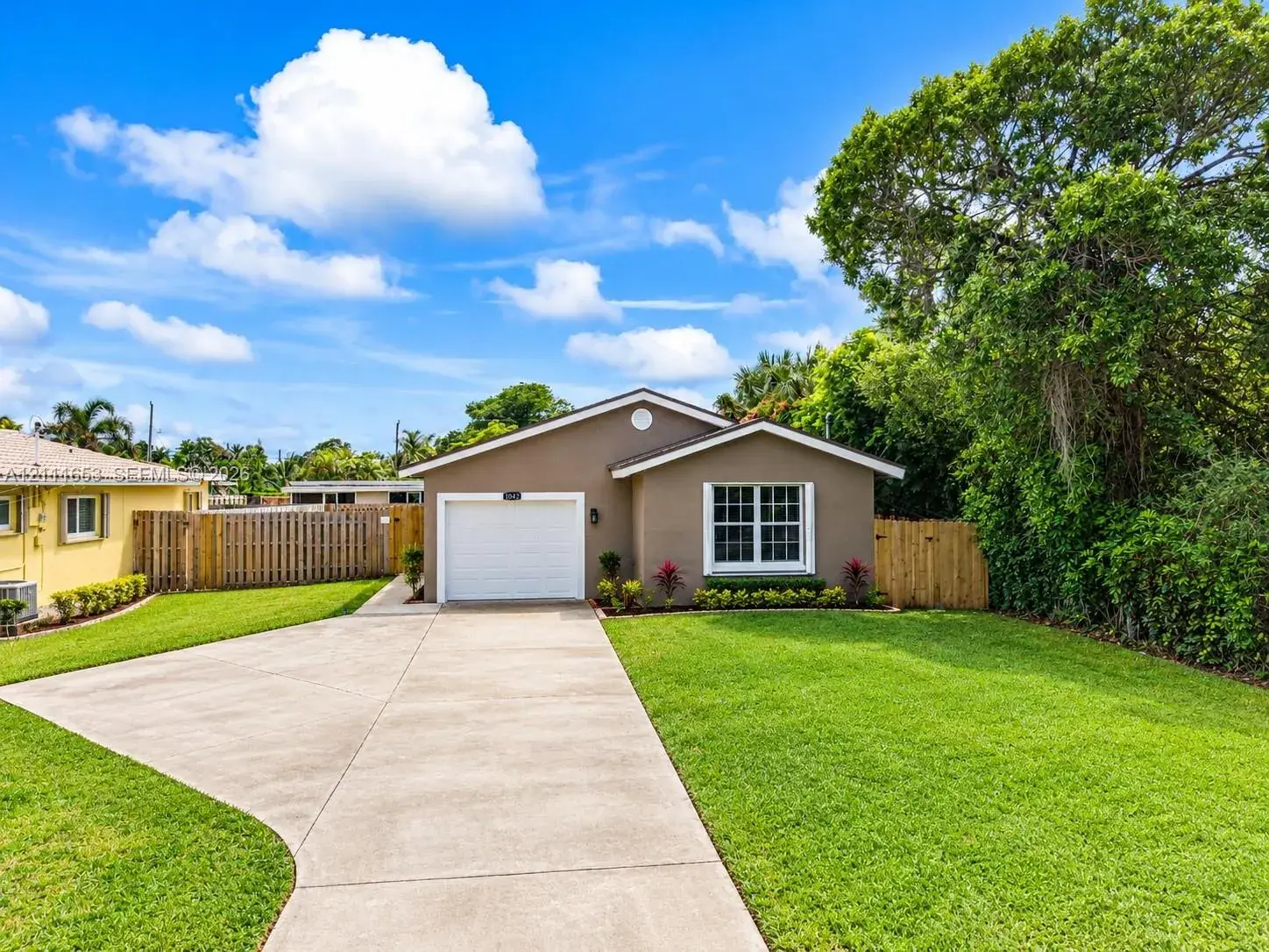 3 bedroom 2 bath Residential for sale at 1042 NE 38th St, Oakland Park FL 33334