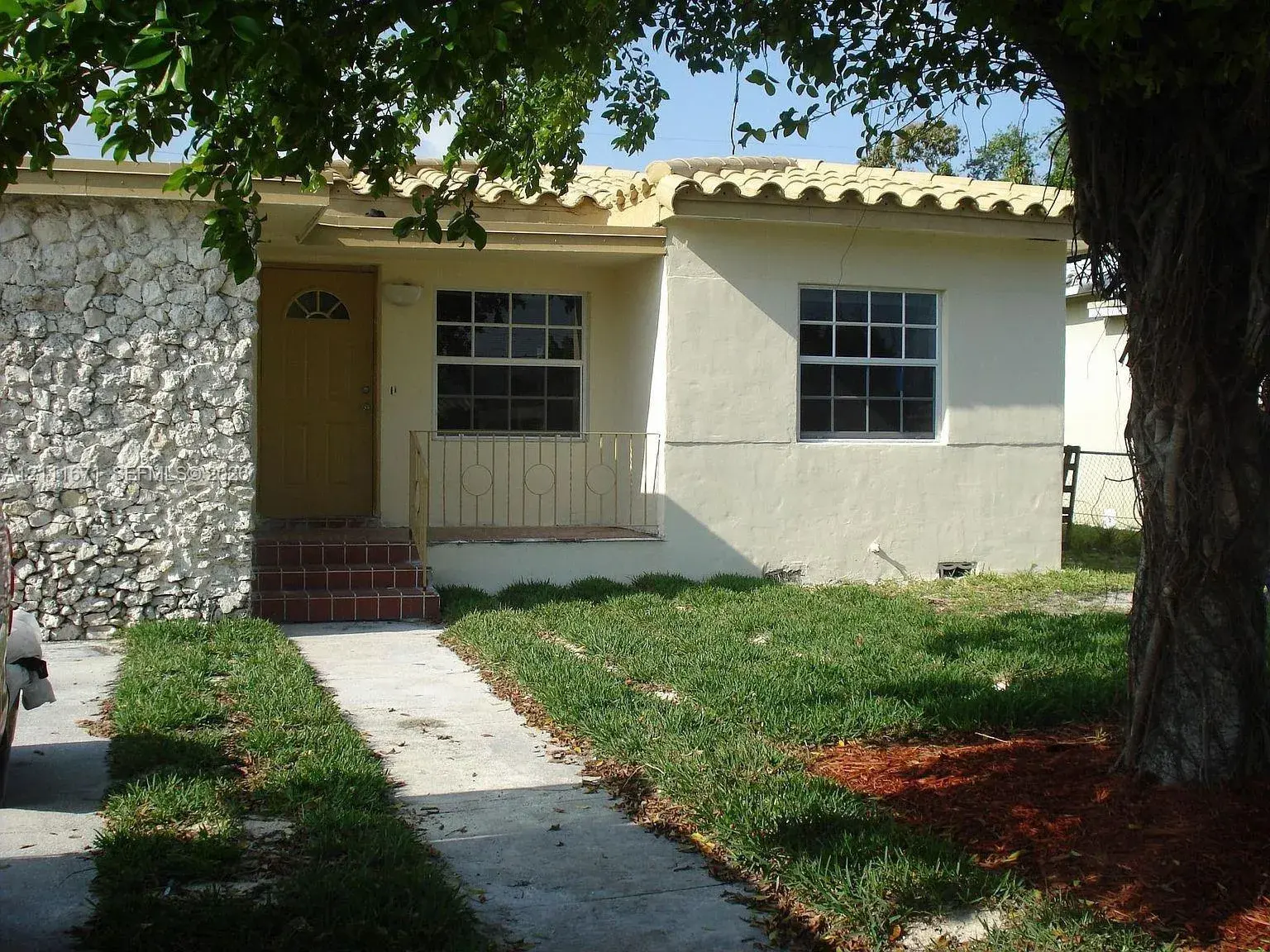 2 bedroom 1 bath Residential for sale at 879 NW 74th St, Miami FL 33150