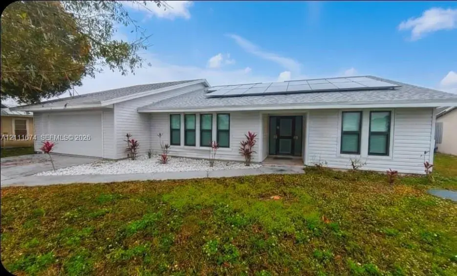 3 bedroom 2 bath Residential for sale at 333 NE Greenbrier Ave, Port St. Lucie FL 34983